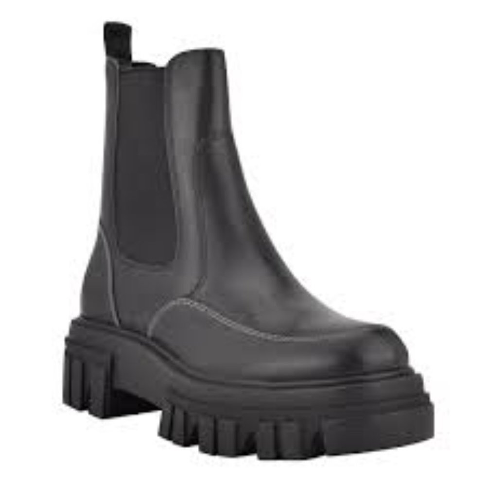 Marc Fisher Morgan lug sole Chelsea boots 7